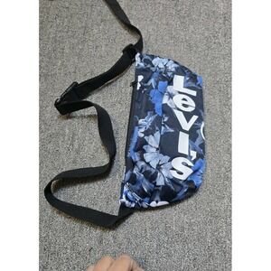 Levi's Crossbody Bag Graphic Zip Fanny Pack